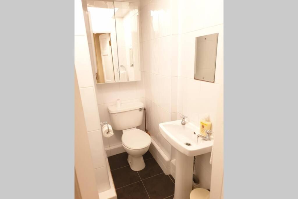 דירות Large 3 Bed, Galway City Centre מראה חיצוני תמונה
