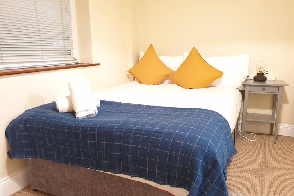 דירות Large 3 Bed, Galway City Centre מראה חיצוני תמונה