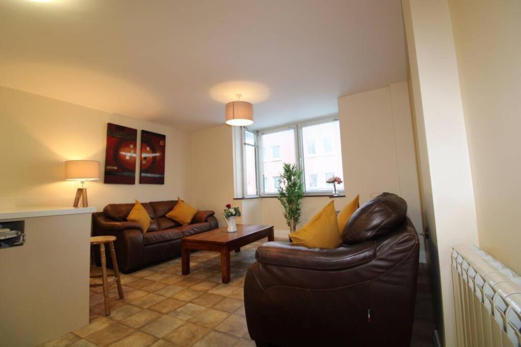 דירות Large 3 Bed, Galway City Centre מראה חיצוני תמונה