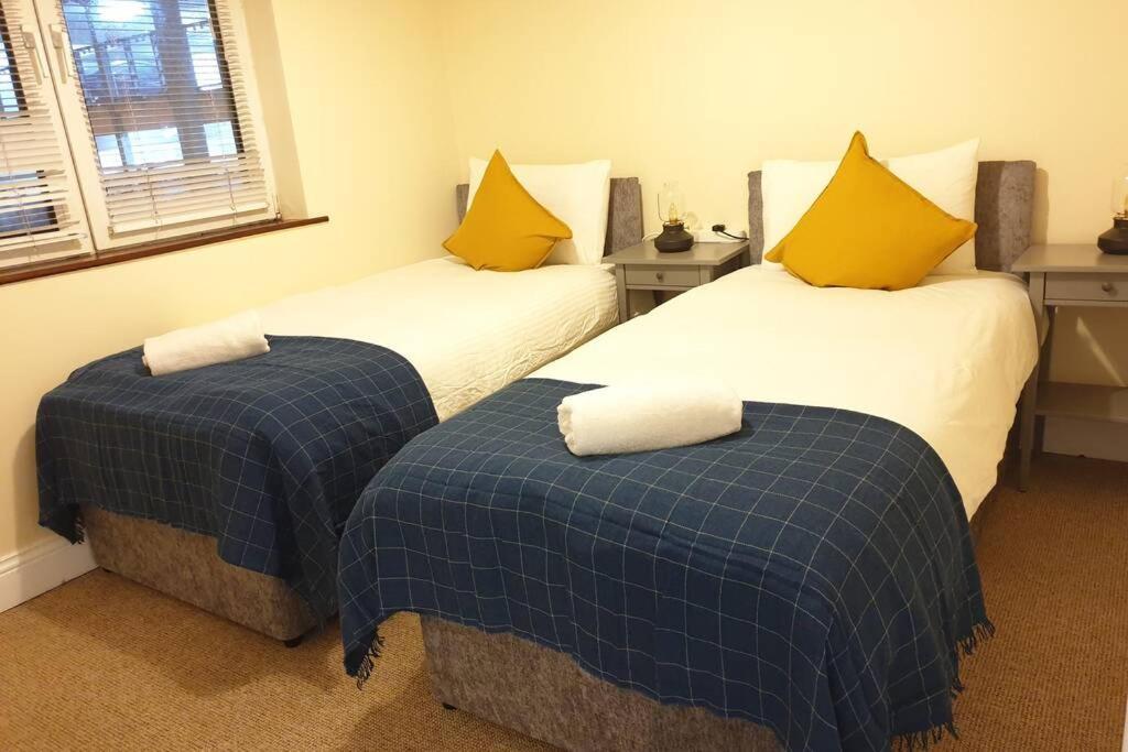 דירות Large 3 Bed, Galway City Centre מראה חיצוני תמונה