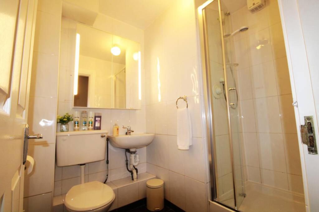 דירות Large 3 Bed, Galway City Centre מראה חיצוני תמונה