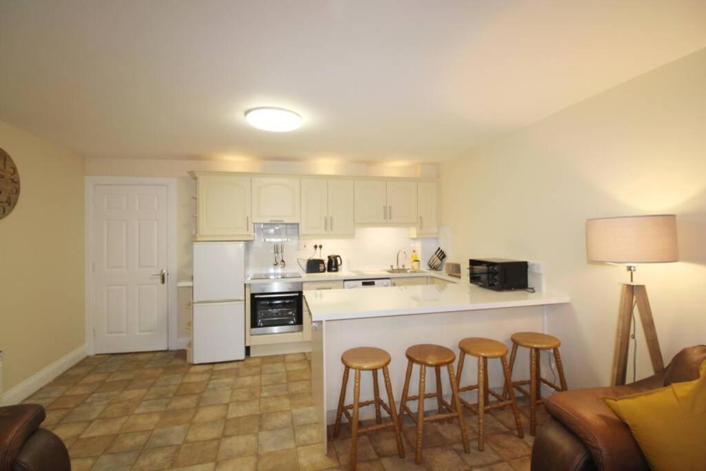 דירות Large 3 Bed, Galway City Centre מראה חיצוני תמונה