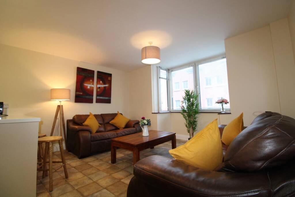 דירות Large 3 Bed, Galway City Centre מראה חיצוני תמונה